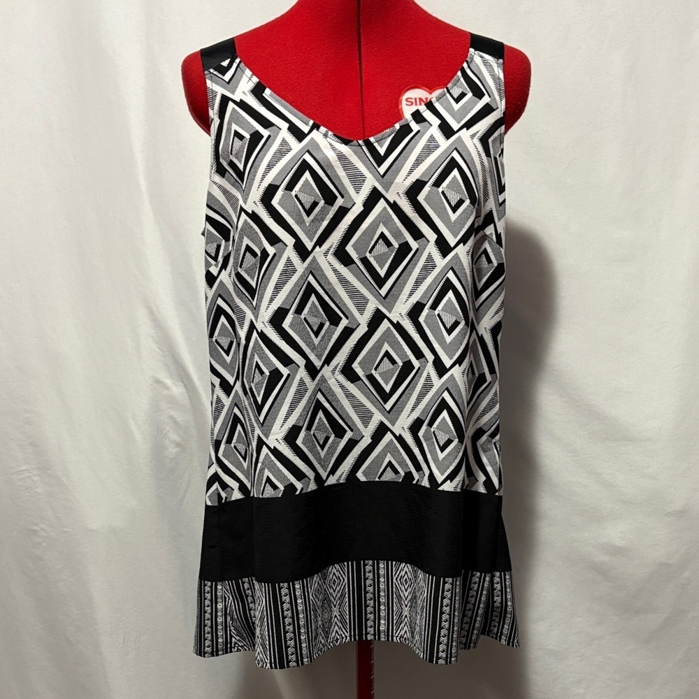Tribal Black and White Geometric Tank Top SM201